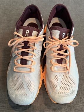 NEW Womens ON CLOUD X Size 10.5 Silver/Almond